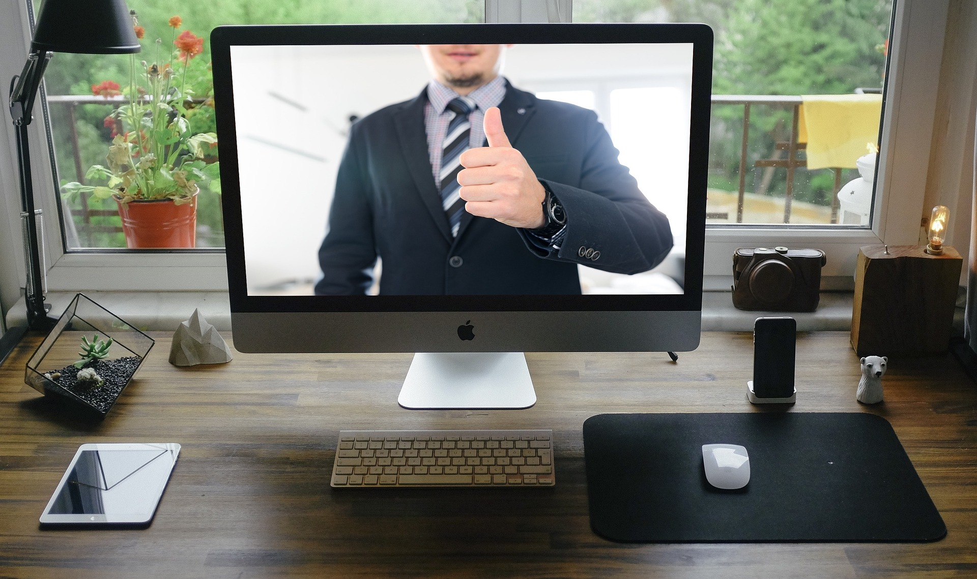 Crafting Webinars that Convert: Strategies for Engaging Content