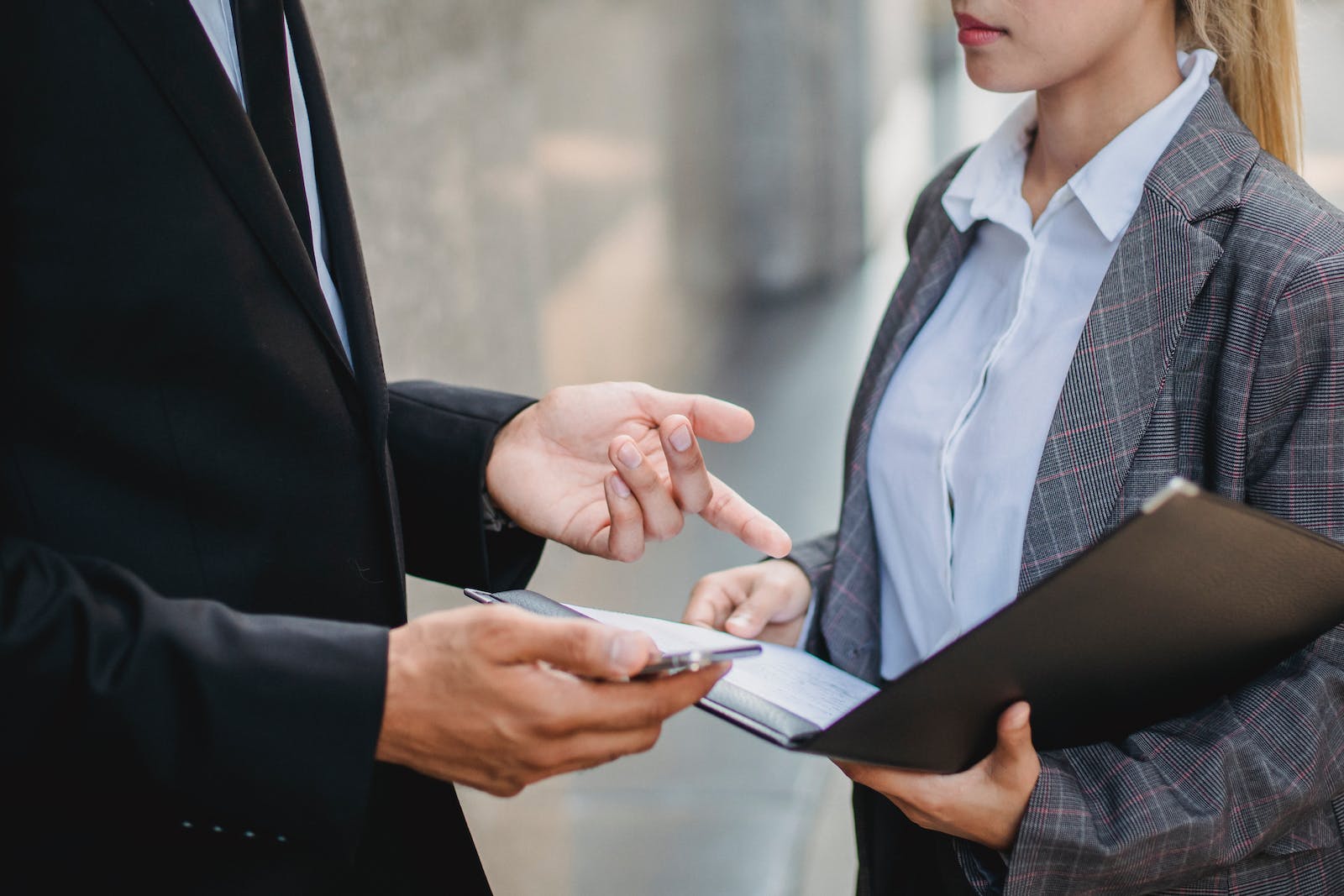 The Art of Negotiation: How to Close Deals and Build Strong Relationships