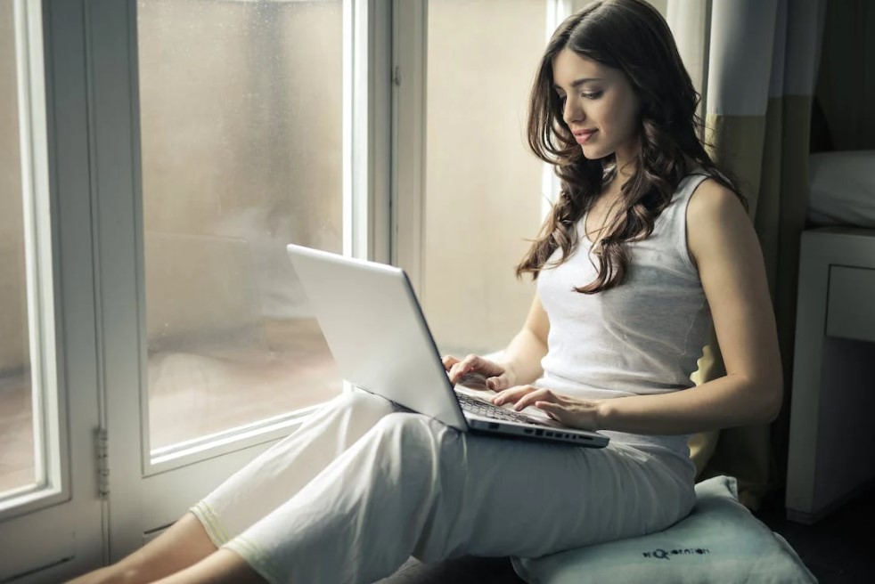From Side Hustle to Success: How to Turn Your Passion into a Profitable Business
