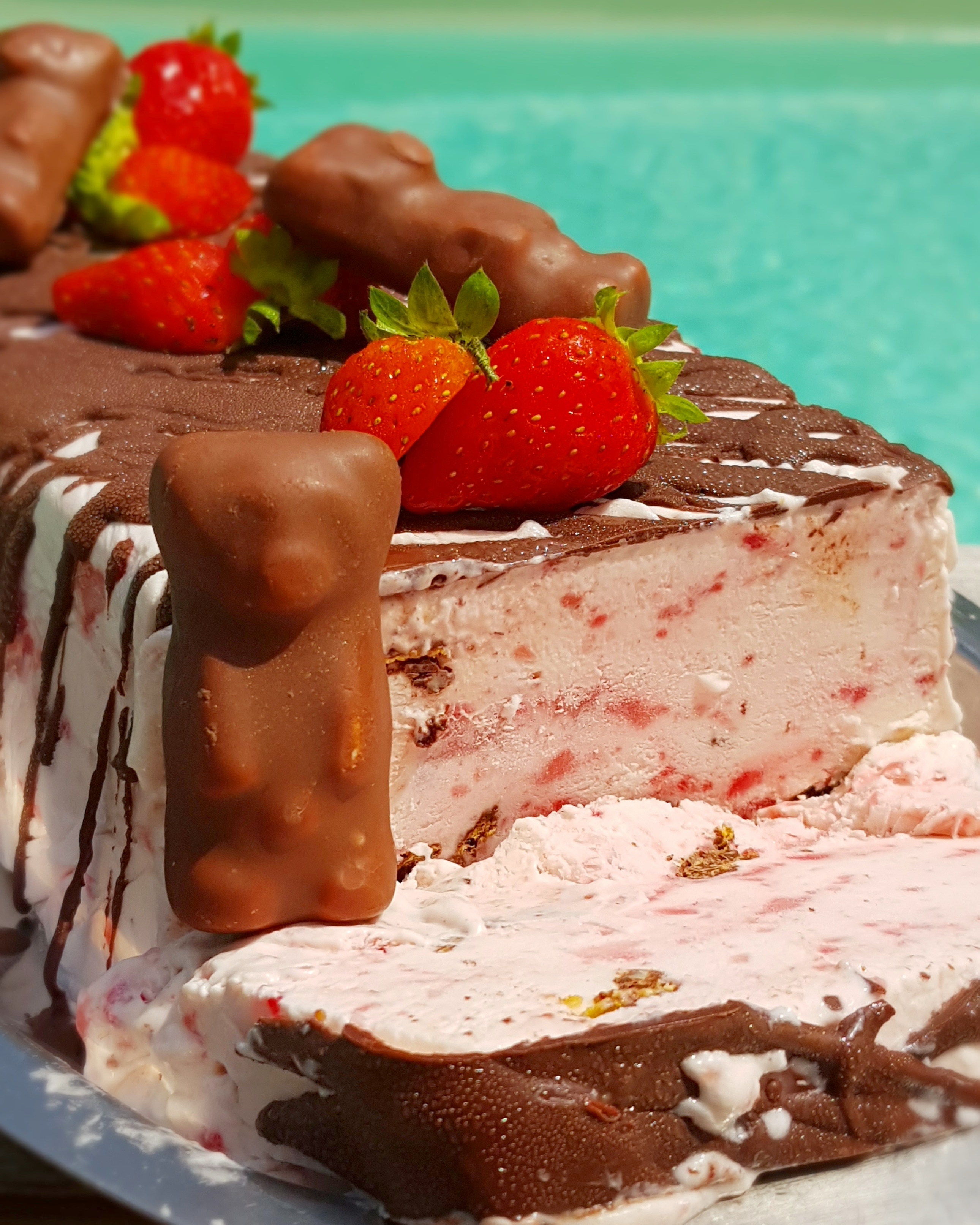 Iced Strawberry Parfait with crunchy chocolate (traditional & Thermomix)
