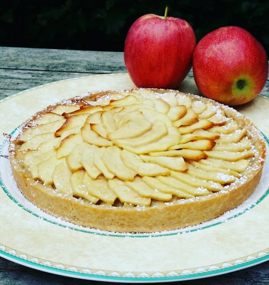 Vegan and gluten free apple and cinnamon crumble Tart