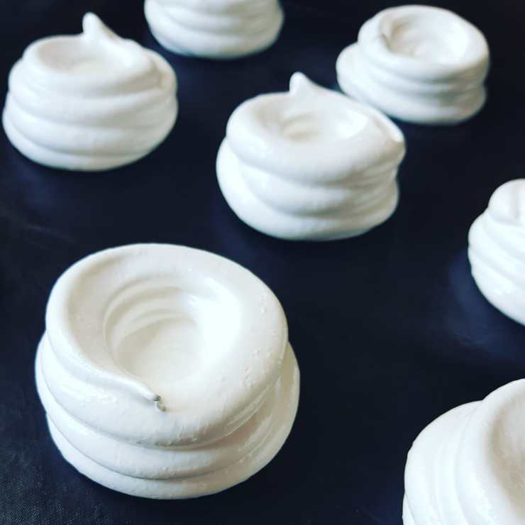 Meringue Nest with Lemon Curd and Berries