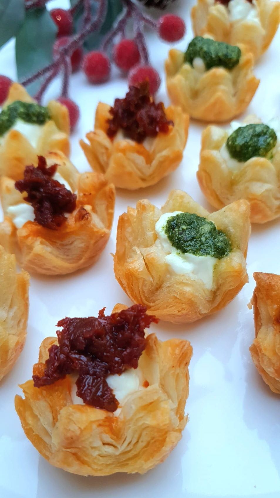 Goat's cheese puff pastry stars with homemade speedy puff pastry (traditional and Thermomix)