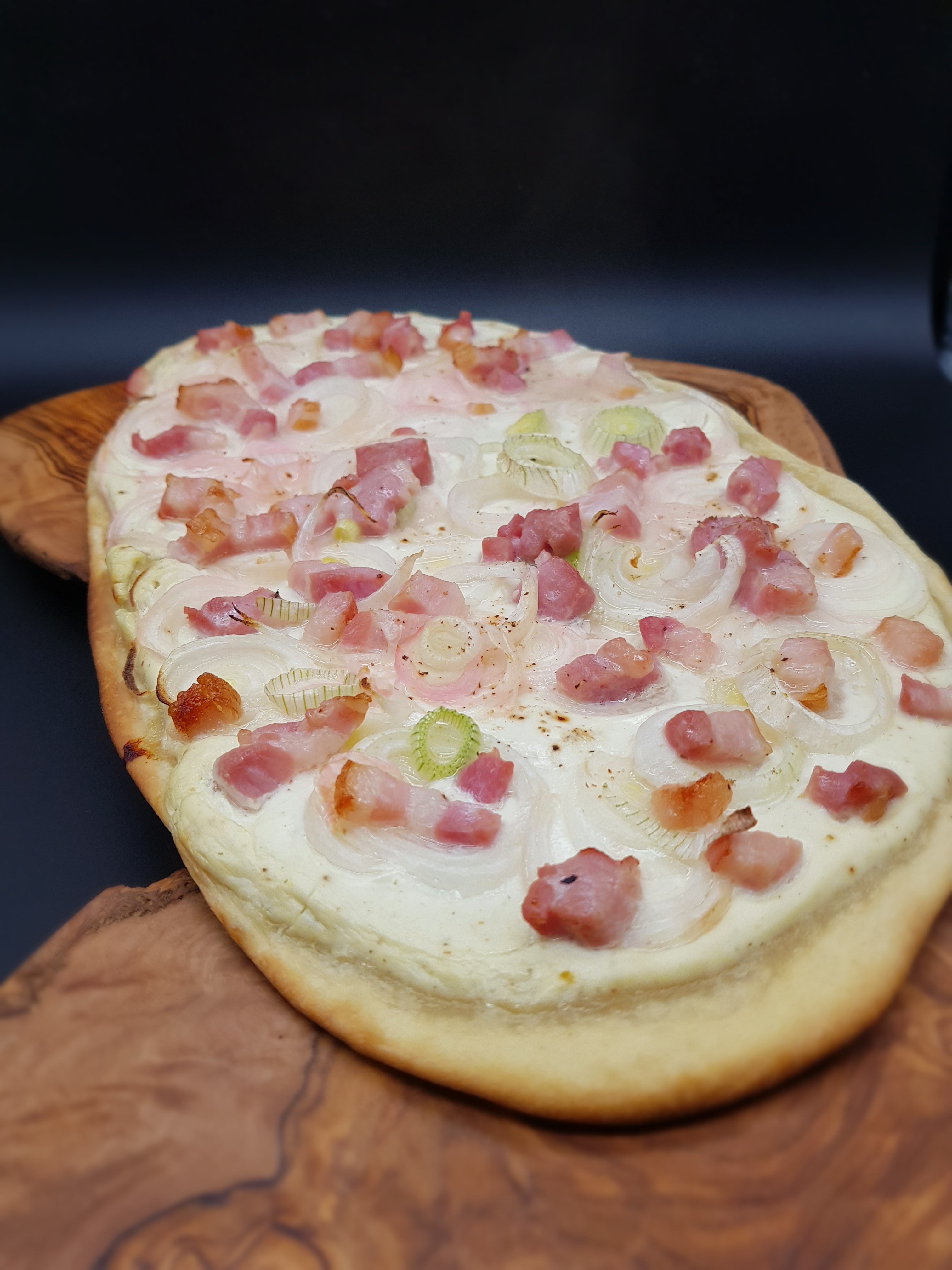 Flammekueche traditionel et végétarien (traditionelle & Thermomix)