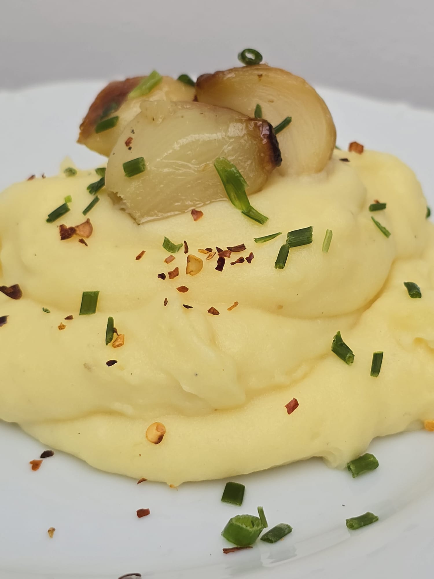 Roasted garlic mashed potatoes (traditional & Thermomix)