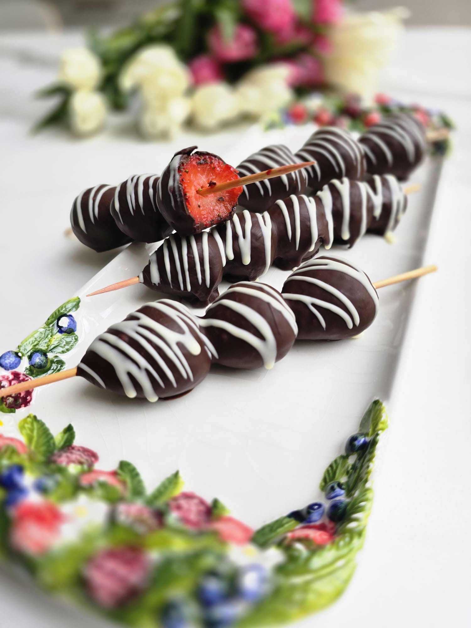 Chocolate-Dipped Strawberry Skewers with a Real Snap (traditional method & Thermomix)