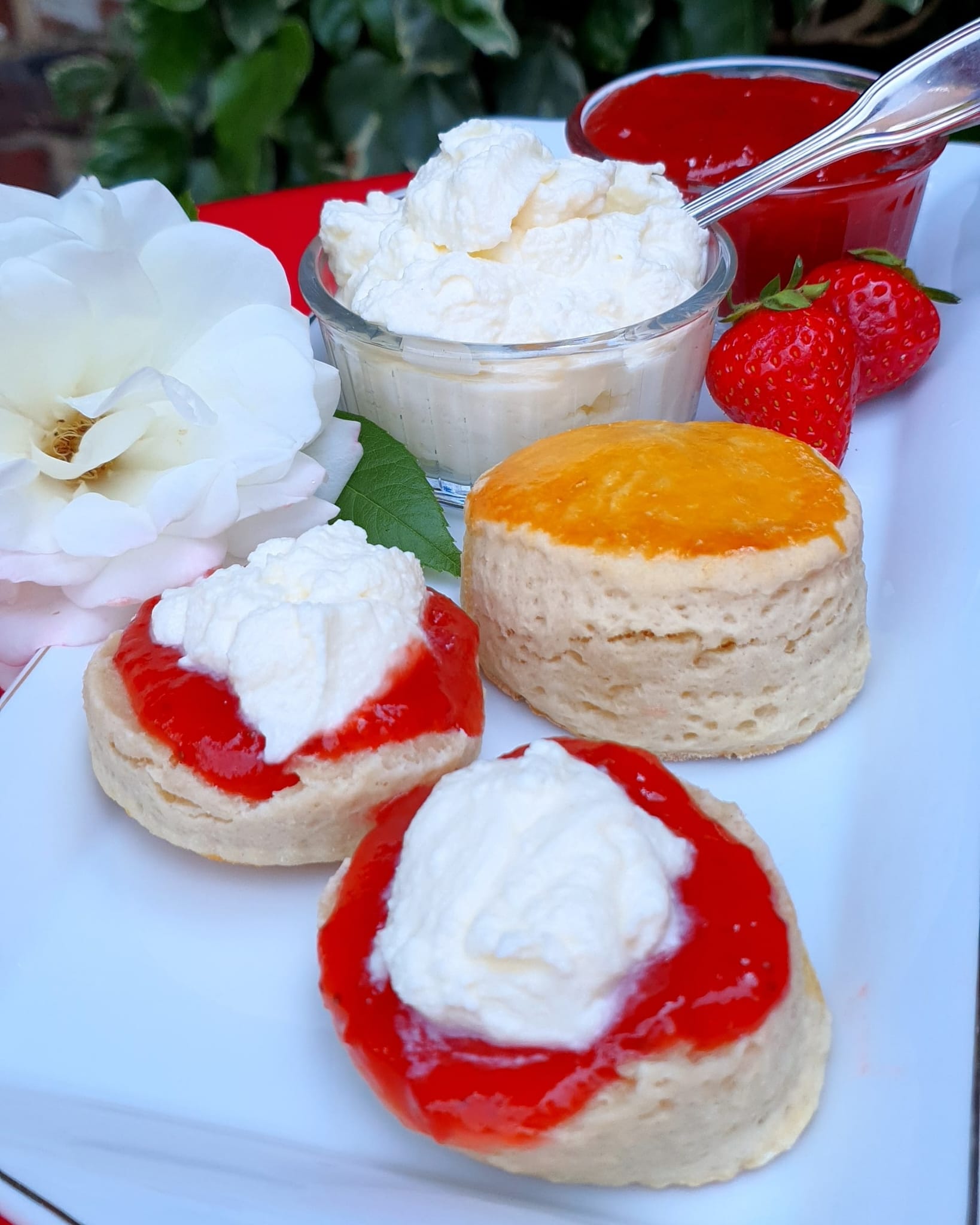 Véritables scones anglaises & fausse clotted cream (traditional & Thermomix)