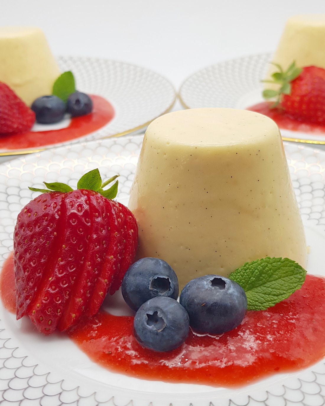 Bavarian Cream with Berries (traditional & Thermomix version)