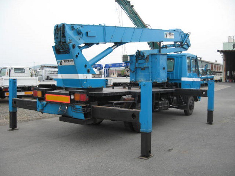 Автовышка АГП 25 метров Tadano AT-230CG на базе Isuzu