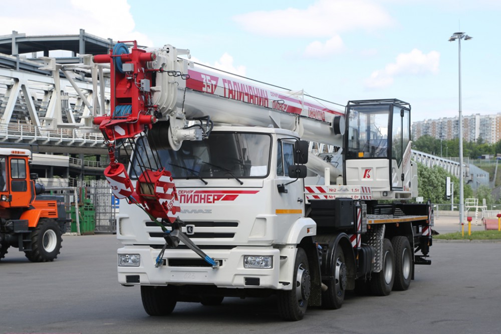 Автокран 35 т 33,5 м Галичанин КС-55721-1В (пионер)