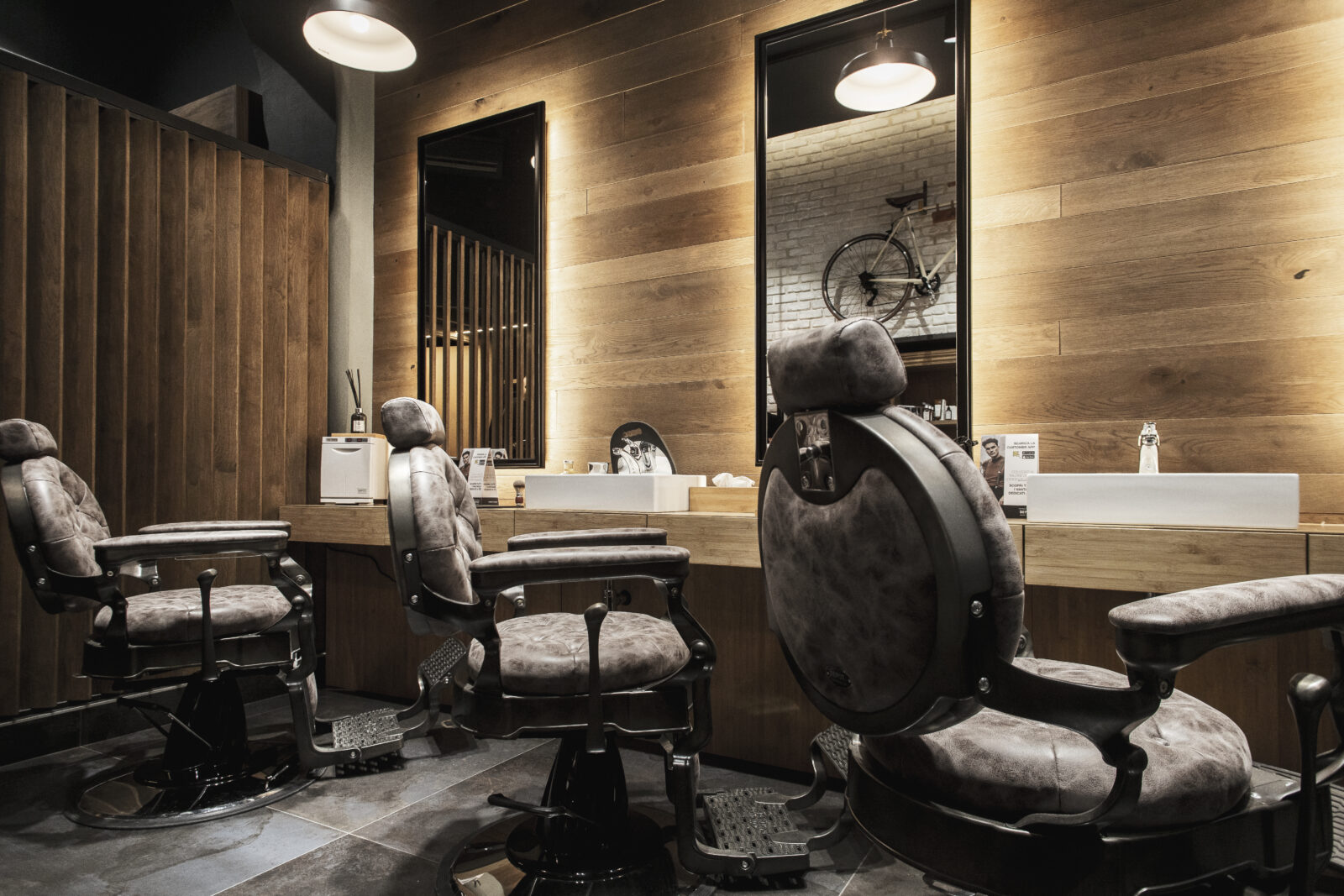 Barber Shop Sydney Inner South Very Profitable Low Rent Great Exposure