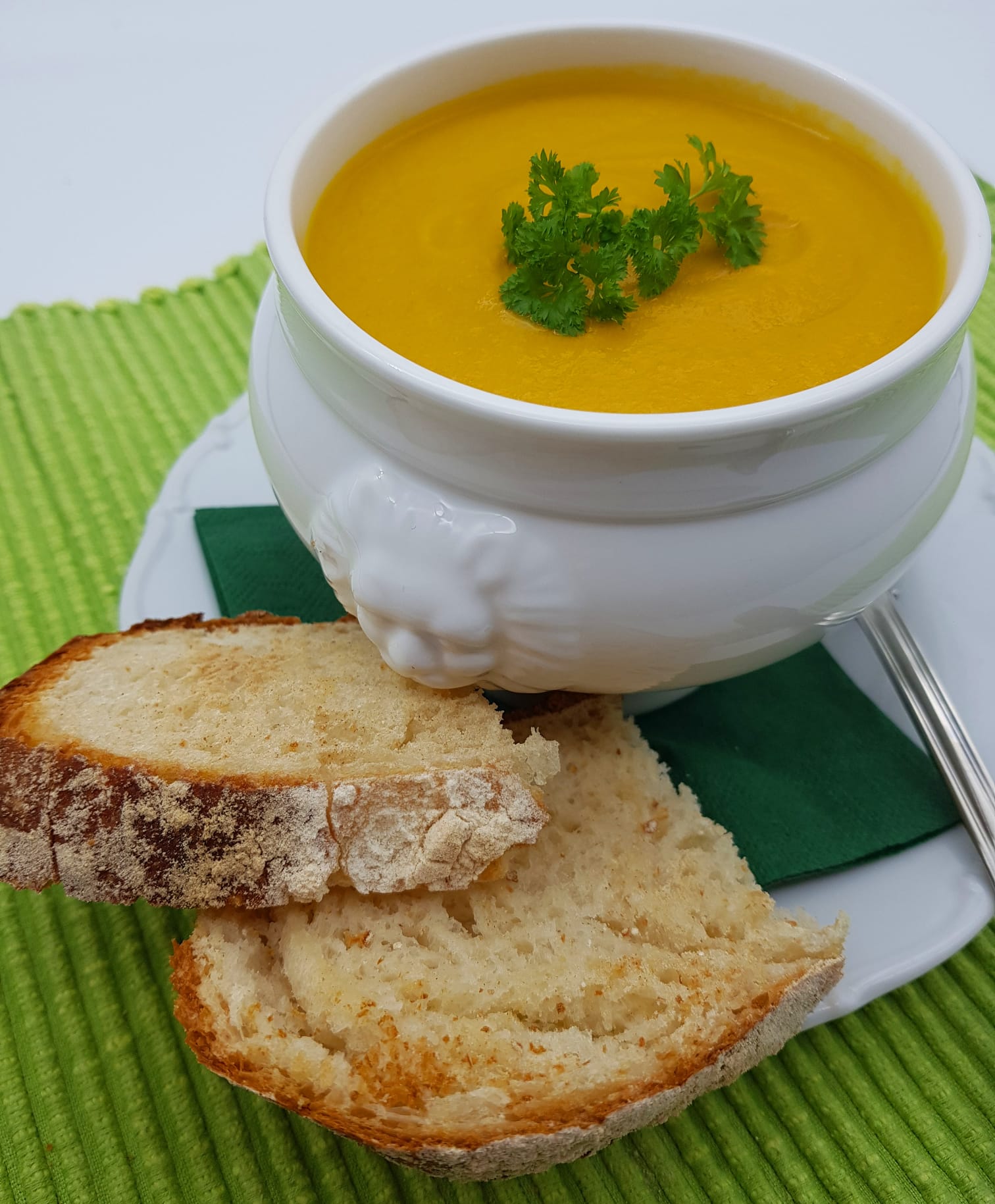 Low-Carb Gemüsesuppe