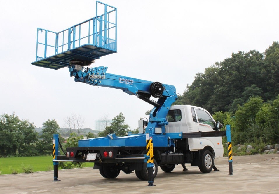 Автовышка АГП 28 м Hansin HS 2570 на базе Hino
