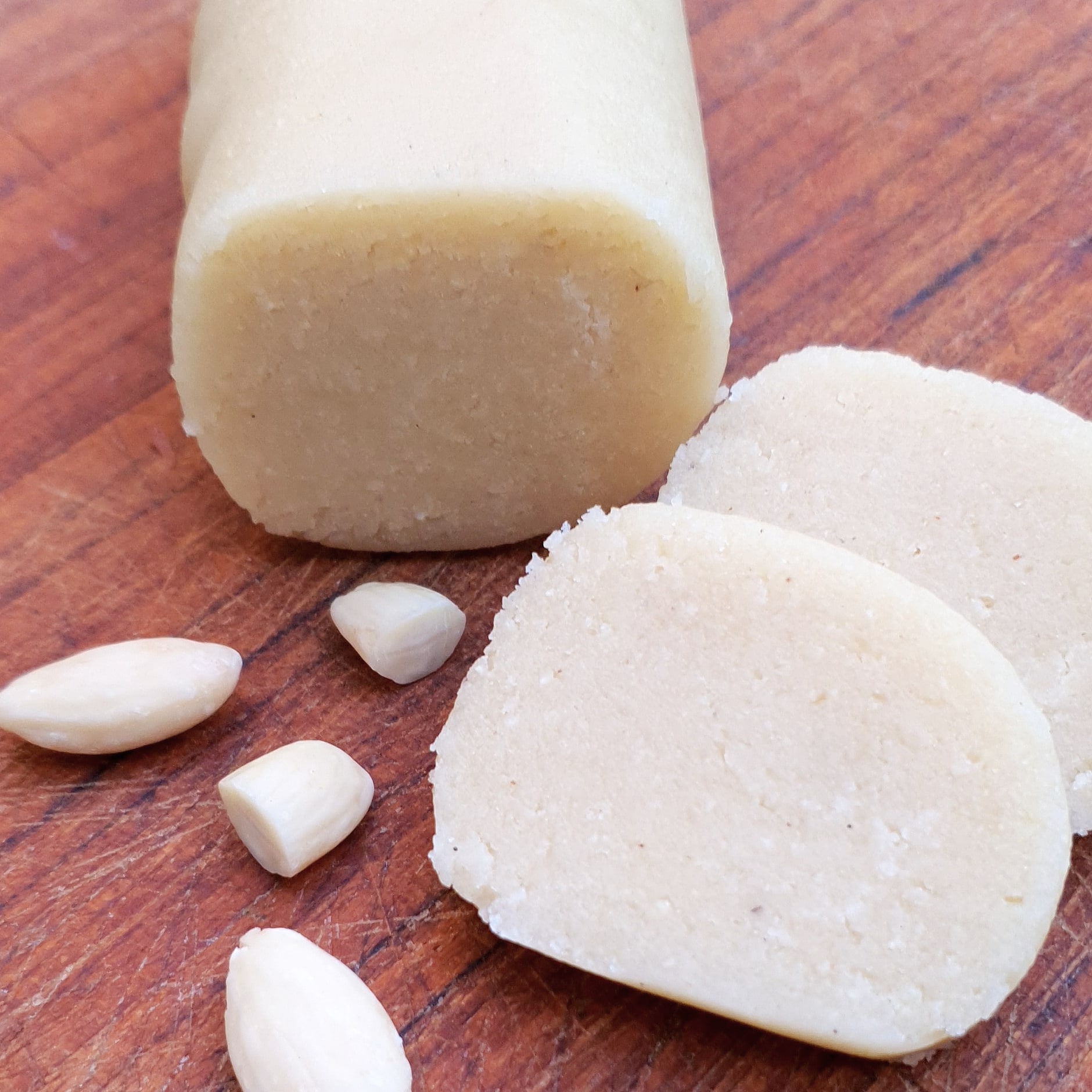 Pâte d'amande - massepain - maison (traditionelle & Thermomix)