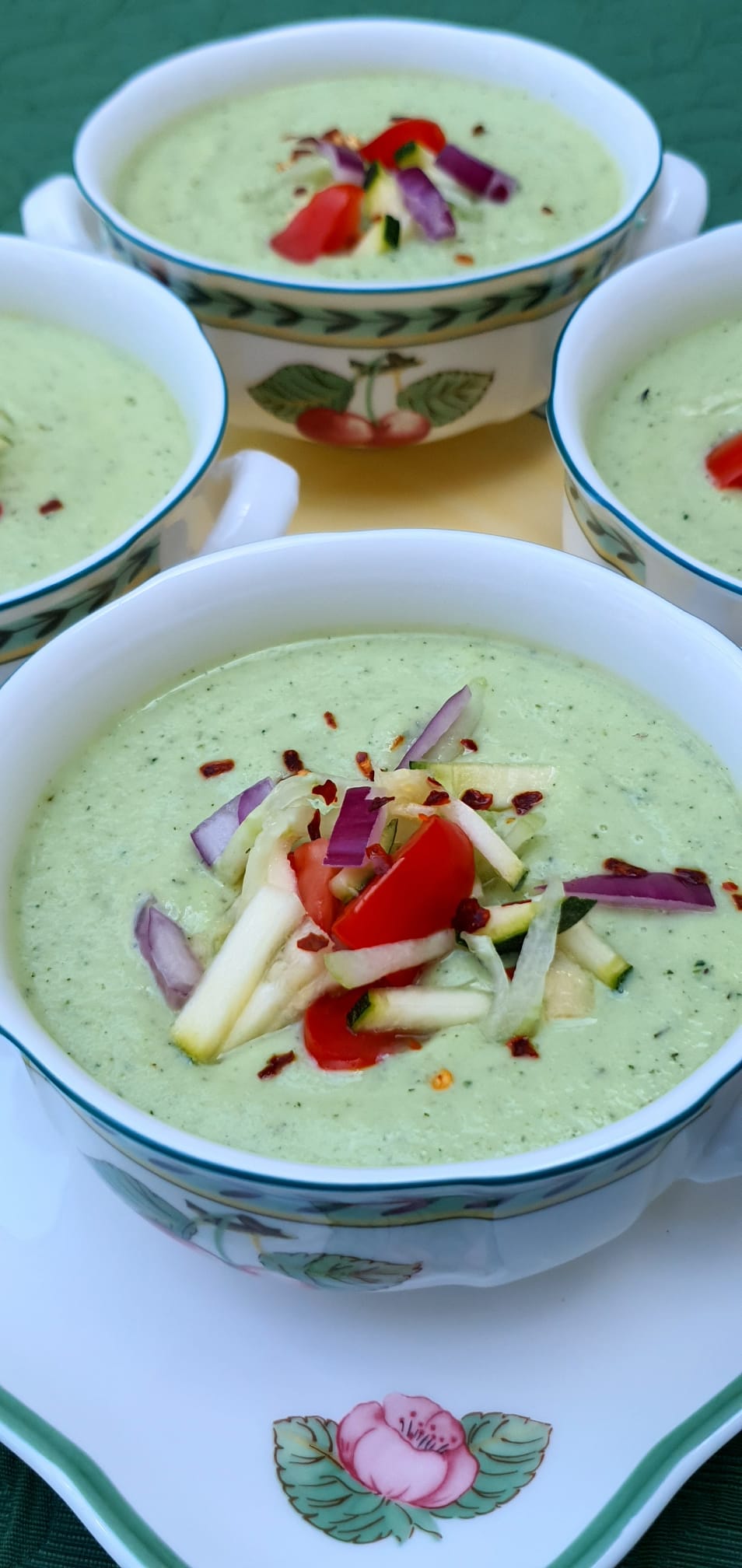 Eiskalte Zucchini Gurken Suppe (traditionnel & Thermomix)
