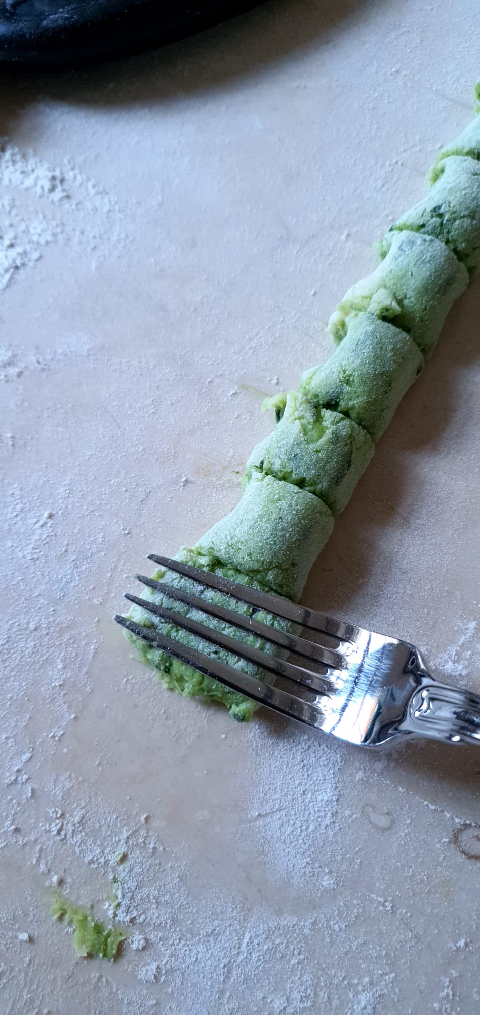 Wild garlic gnocchi (traditional & Thermomix)
