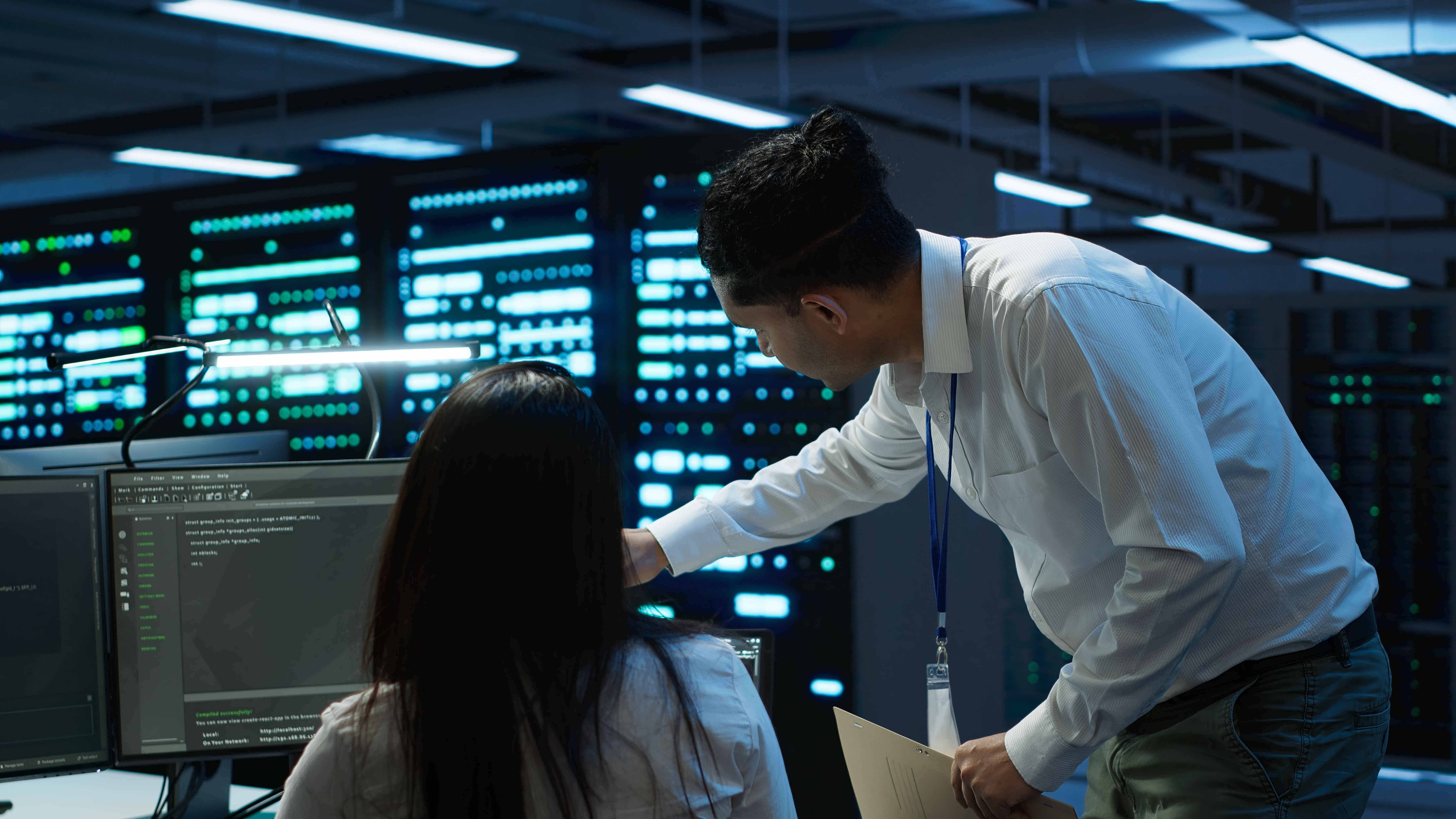 computer-scientists-data-center-managing-maintaining-databases.jpg