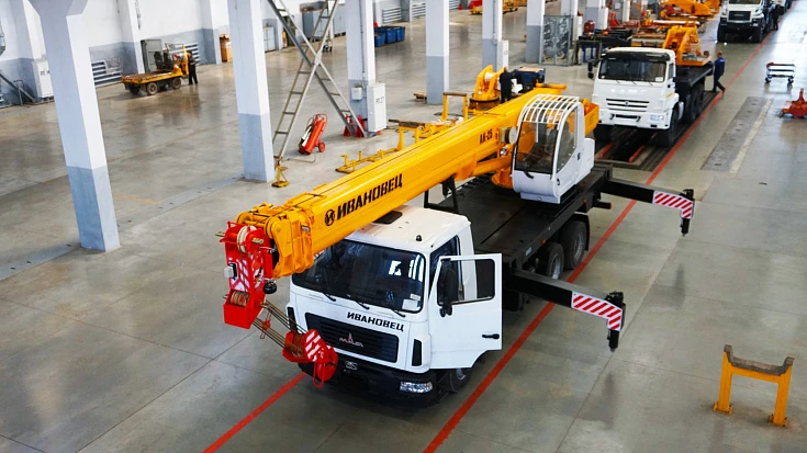 Автокран КС-45717А-1Р Ивановец на базе КАМАЗ + 9 м гусек