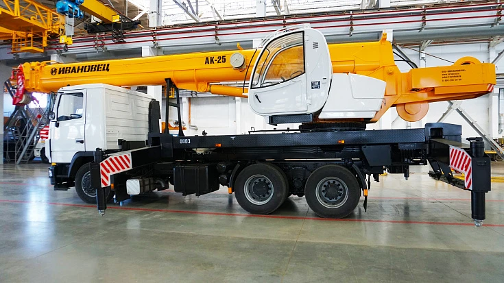 Автокран КС-45717А-1Р Ивановец на базе КАМАЗ + 9 м гусек
