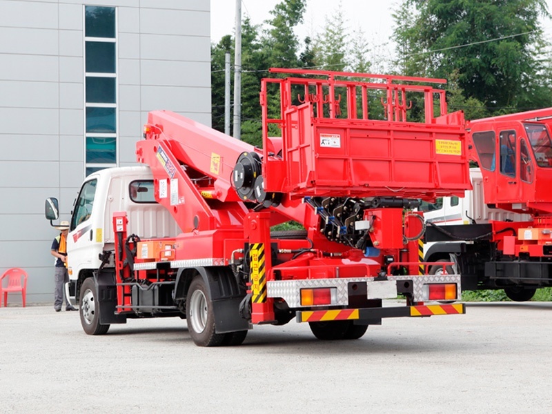 Автовышка АГП 32 метра HANSIN HS300A на базе Hyundai HD-78