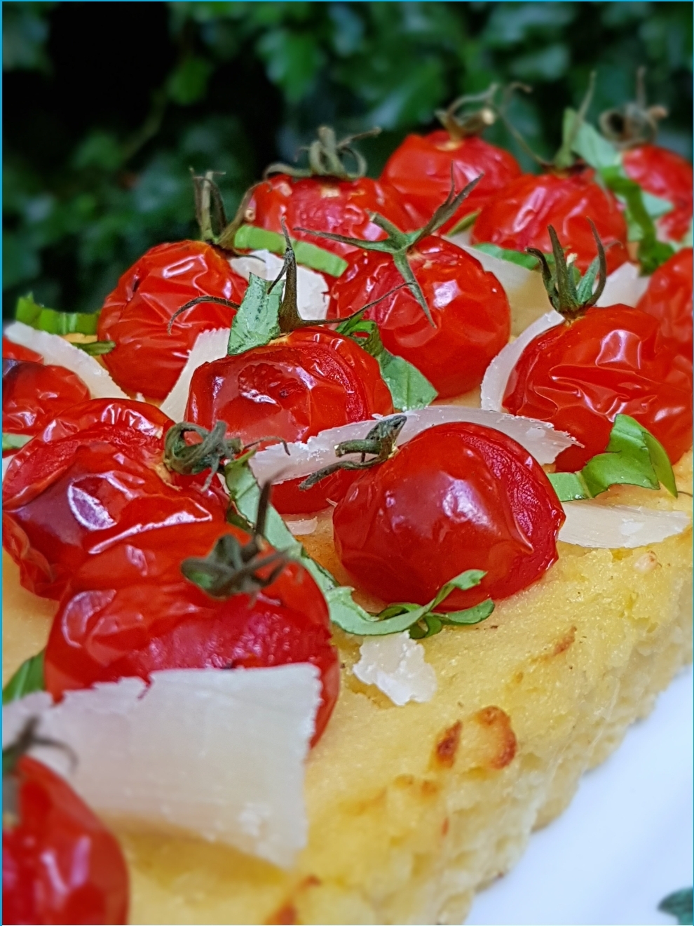 Polenta cake with roasted tomatoes (traditional & Thermomix)
