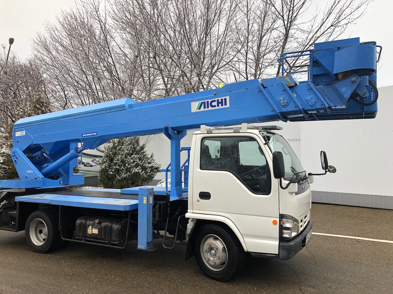 Автовышка АГП 16 м Aichi SJ240 на базе isuzu Elf