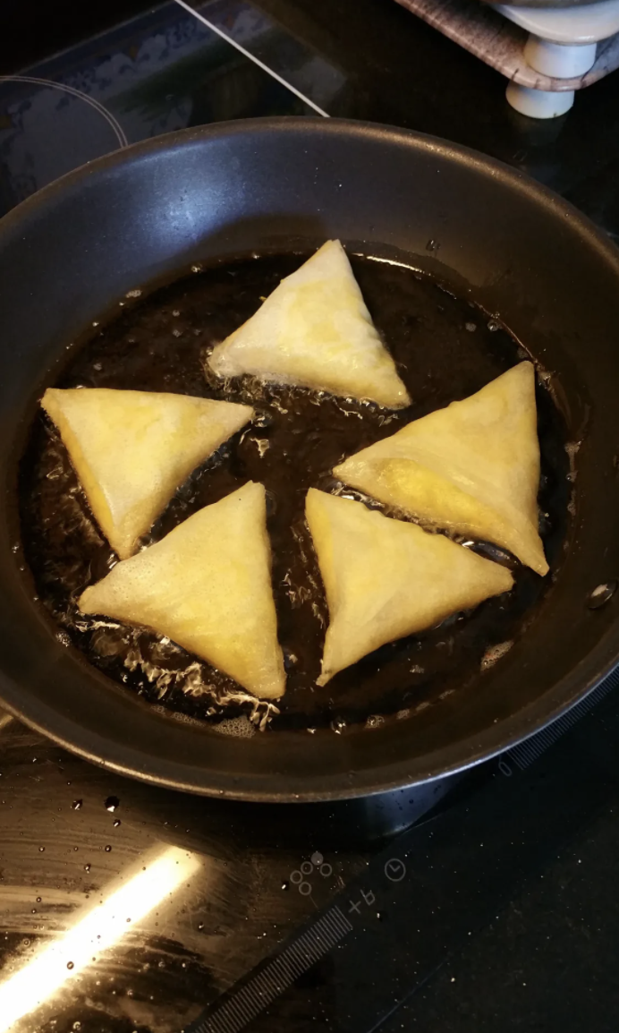 Hayats' Moroccan chicken Briwat / Briouat (baked or fried) with step by step instructions