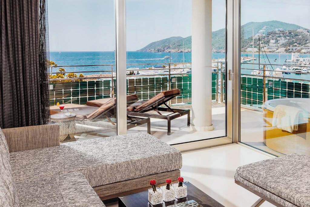 IBZ_70042_Aguas_de_Ibiza_Grand_Luxe_Hotel_0424_25.jpg