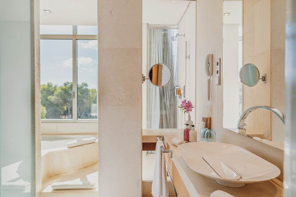 IBZ_70042_Aguas_de_Ibiza_Grand_Luxe_Hotel_0424_16.jpg