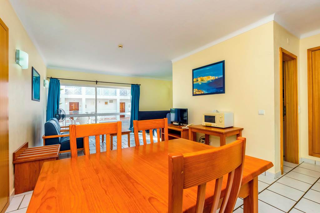 FAO_83167_Ouratlantico_Apartments_0821_14.jpg