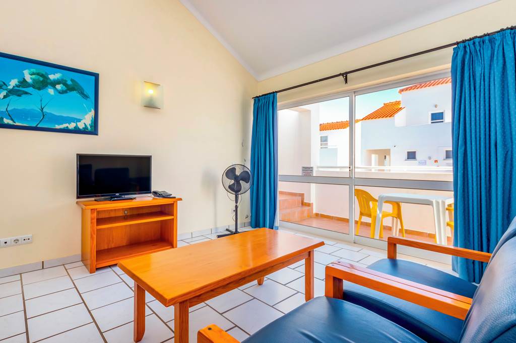FAO_83167_Ouratlantico_Apartments_0821_19.jpg