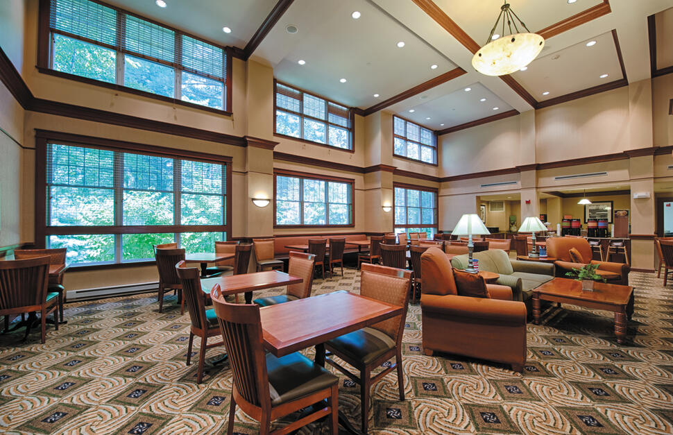 Hampton-Inn-Suites-North-Conway-3.jpg