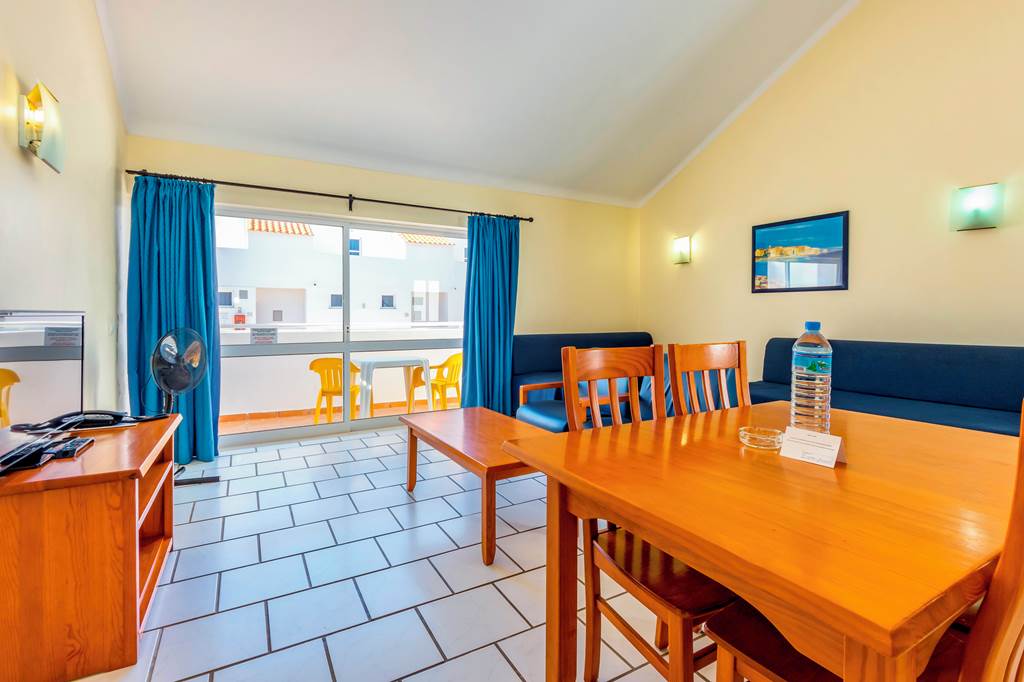 FAO_83167_Ouratlantico_Apartments_0821_16.jpg
