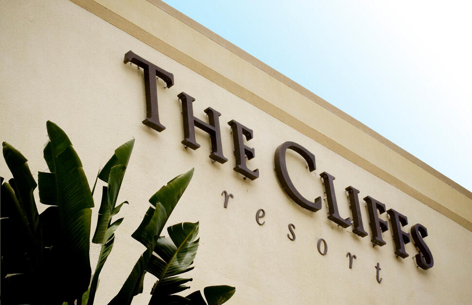 The-Cliffs-Hotel-and-Spa-8.jpg