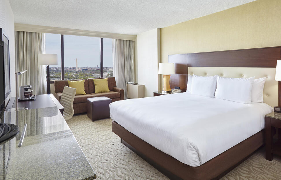 Doubletree-Hotel-Crystal-City-2.jpg