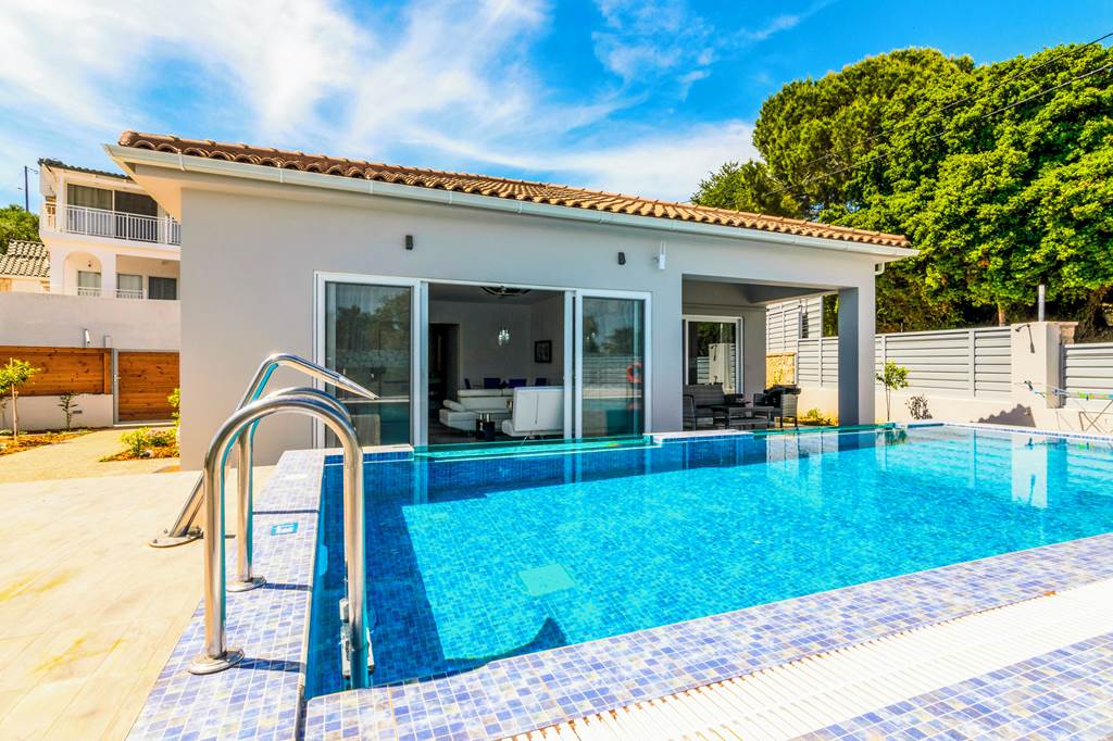 ZTH_84606_Amare_La_Vita_Villa_1122_23.jpg