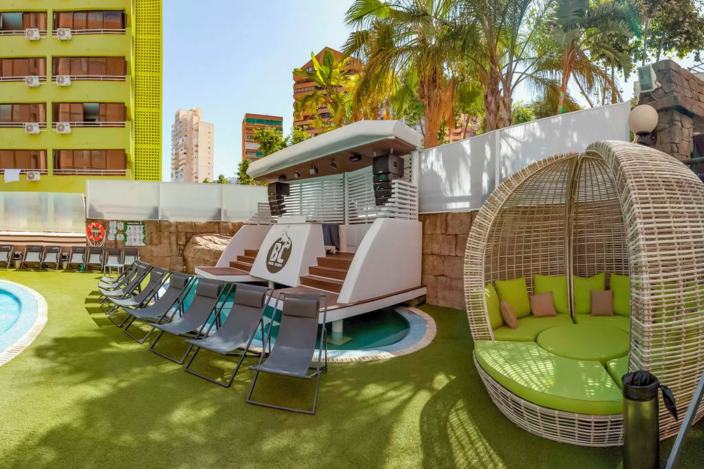 ALC_73366_Benidorm_Celebrations_Pool_Party_Resort_0819_03.jpg