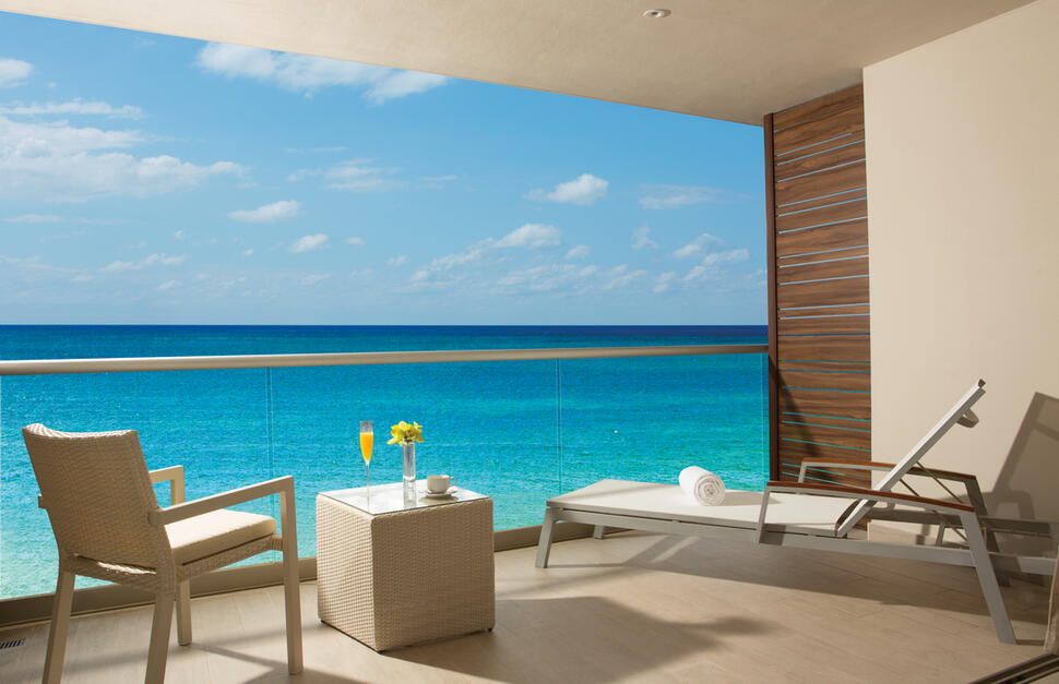 Breathless-Riviera-Cancun-Resort-Spa-3.jpg