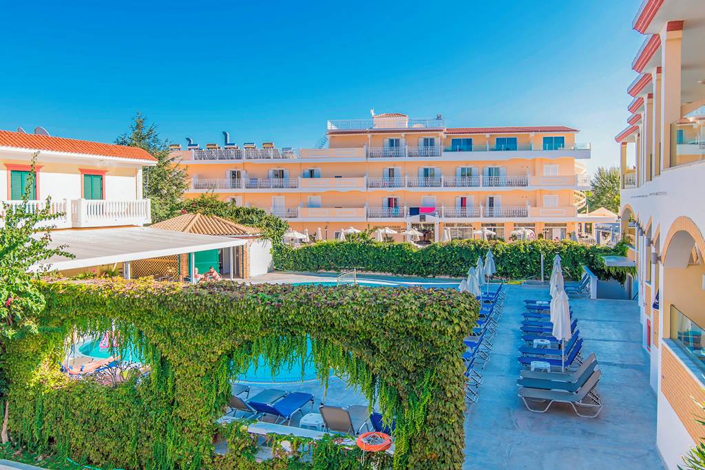 ZTH_80602_Club_Zante_Plaza_0723_01.jpg