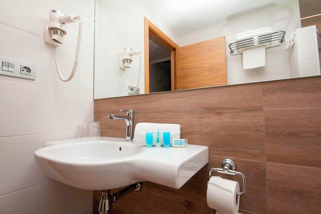 ALC_73845_Hotel_Perla_0921_06.jpg