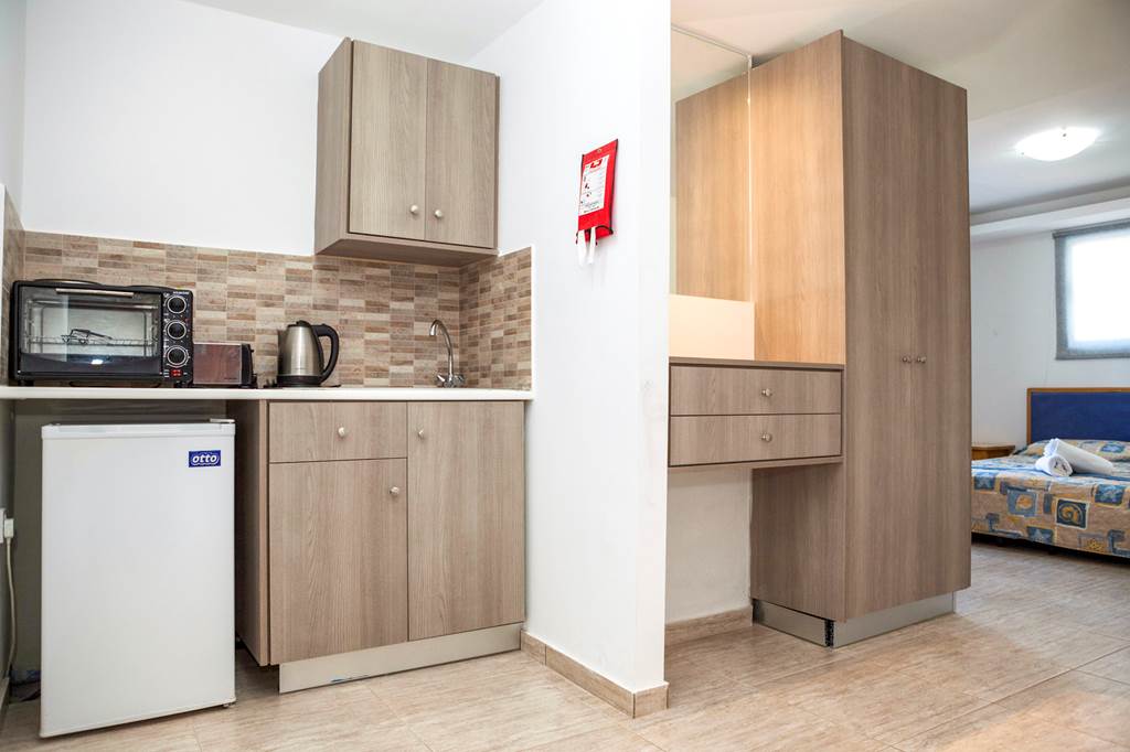 PFO_73740_Alecos_Htl_Apts_0317_16.jpg