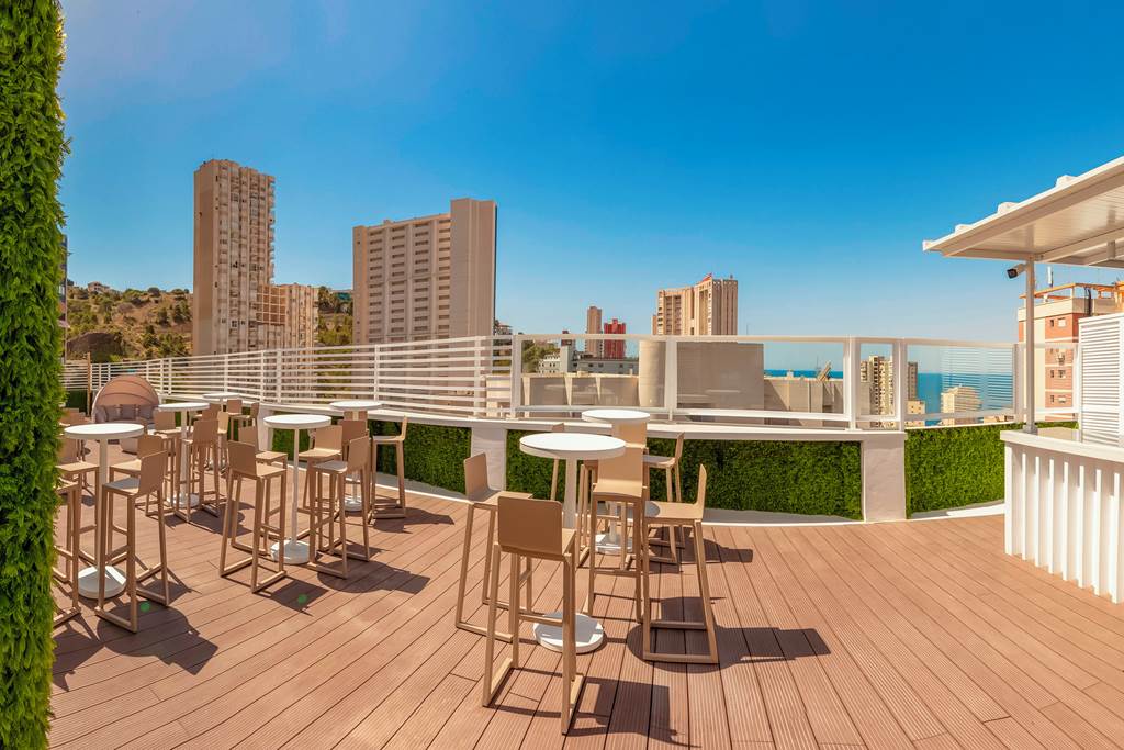 ALC_73366_Benidorm_Celebrations_Pool_Party_Resort_0819_01.jpg
