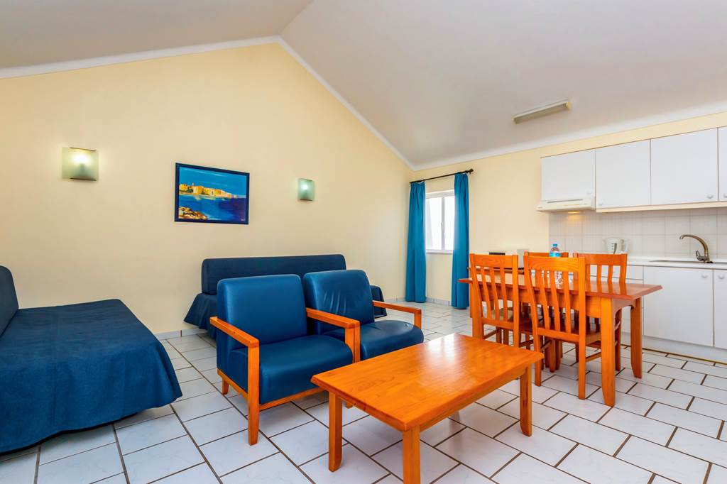 FAO_83167_Ouratlantico_Apartments_0821_20.jpg