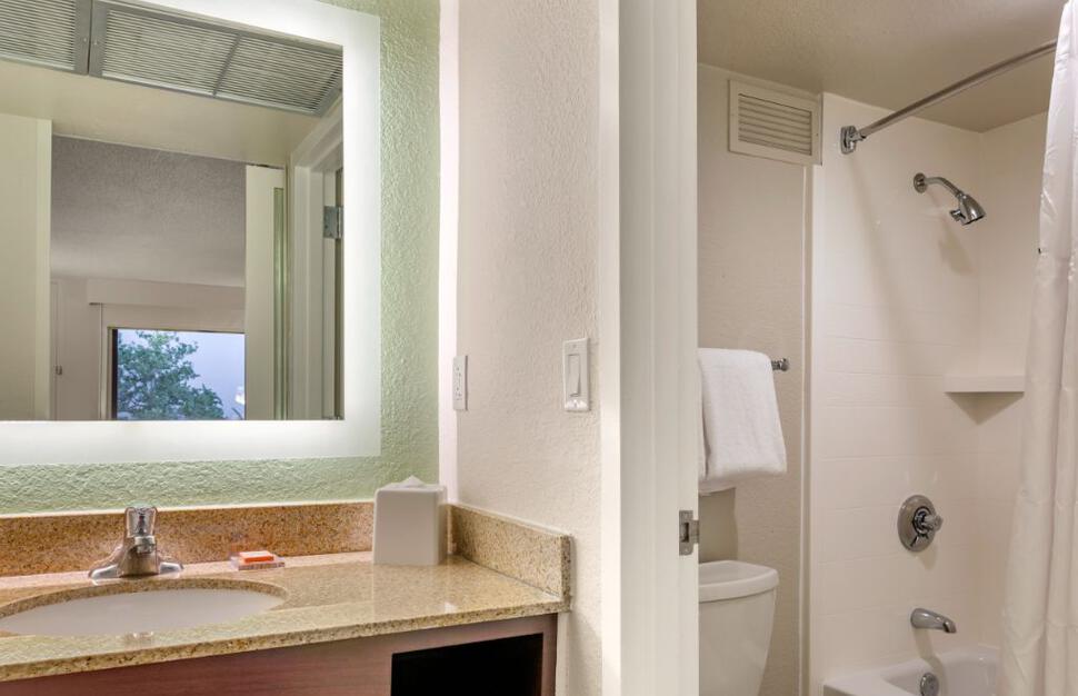 Wyndham-Garden-Lake-Buena-Vista-10.jpg