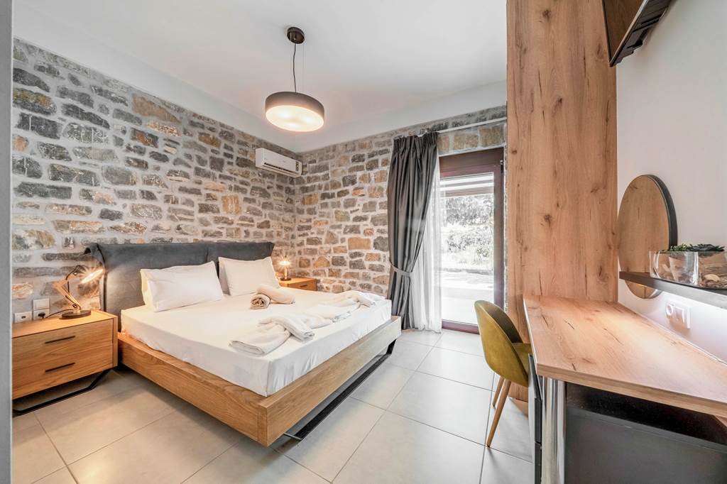 HER_88967_Ampelonas_Liatiko_Villa_0125_05.jpg