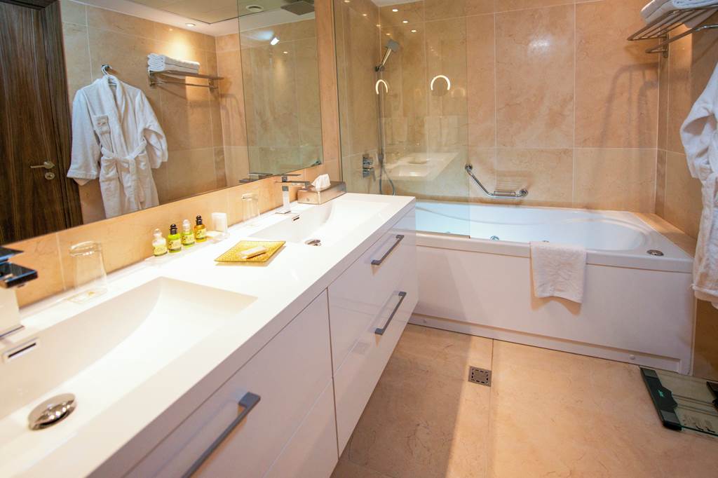 LCA_68925_Adams_Beach_Hotel_1122_13.jpg