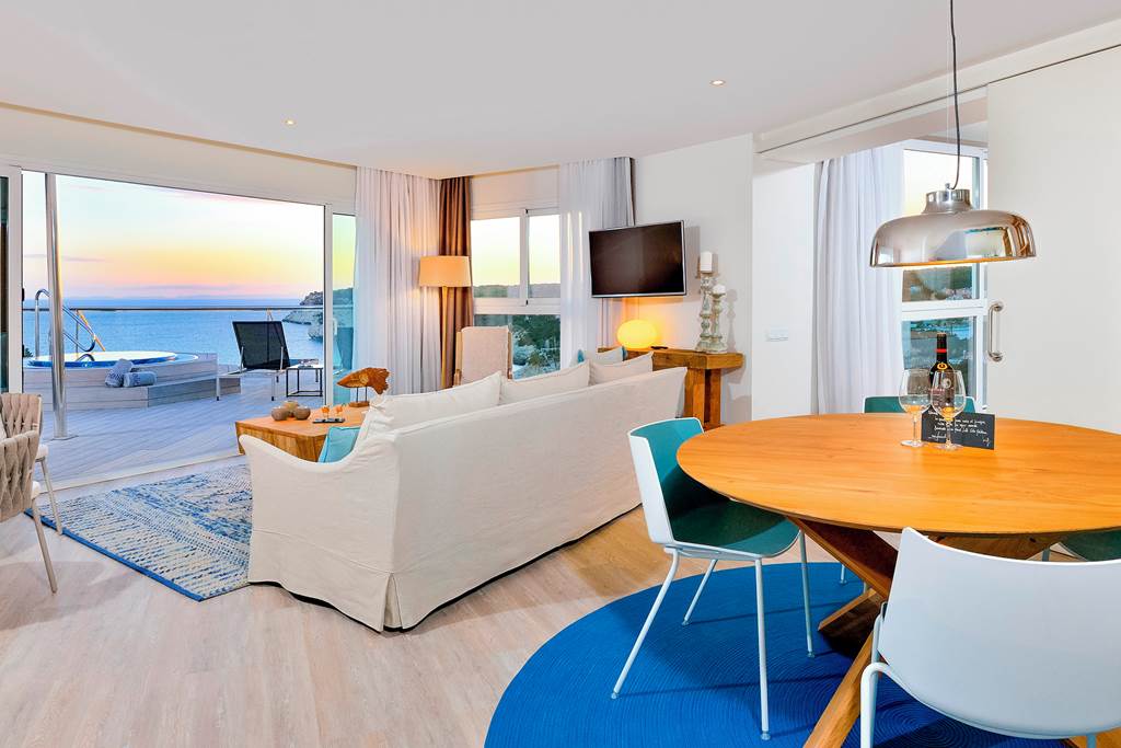 MAH_481_Melia_Cala_Galdana_0119_02.jpg