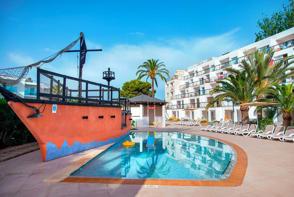 PMI_82781_Aparthotel_Ses_Fotges_0822_01.jpg