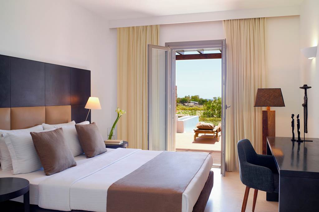 JTR_84113_9_Muses_Santorini_Resort_0822_24.jpg