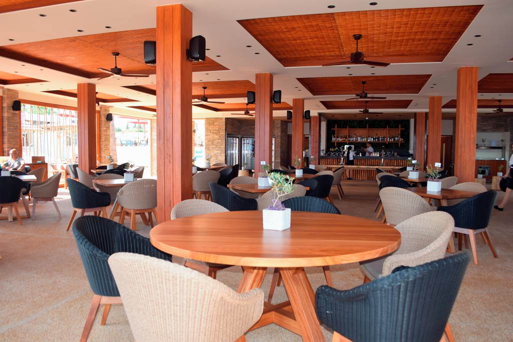 LCA_68925_Adams_Beach_Hotel_0722_02.jpg